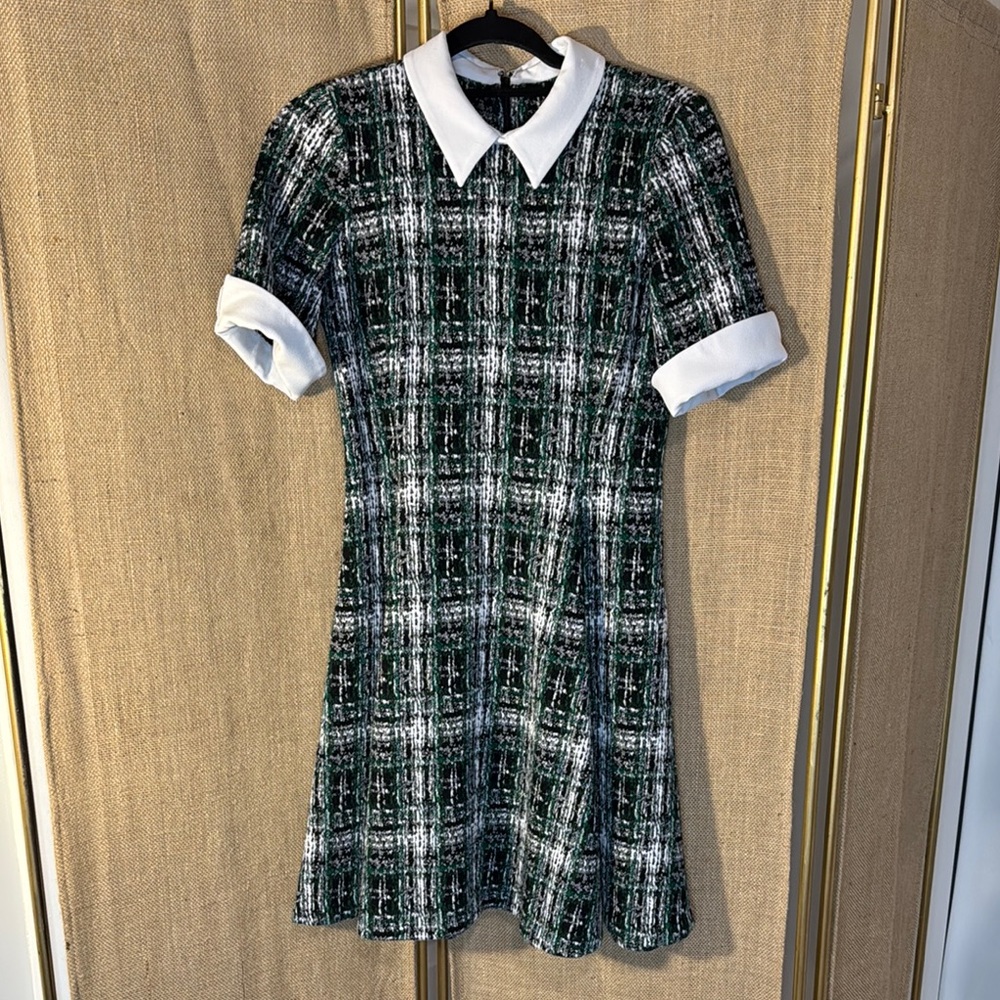 Dkny knit collared fit and flare Plaid  Dress sz 6